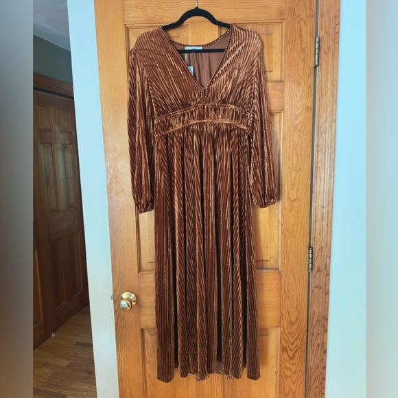 Elegant Brown Copper Velvet Fall Wedding Guest Bridesmaid Maxi Dress - Picture 1 of 3